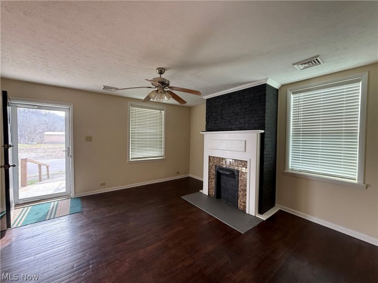 113 Creel Street, St Marys, WV - Photo 3