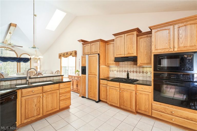 1484 Camden Ridge Boulevard, Akron, OH - Photo 8