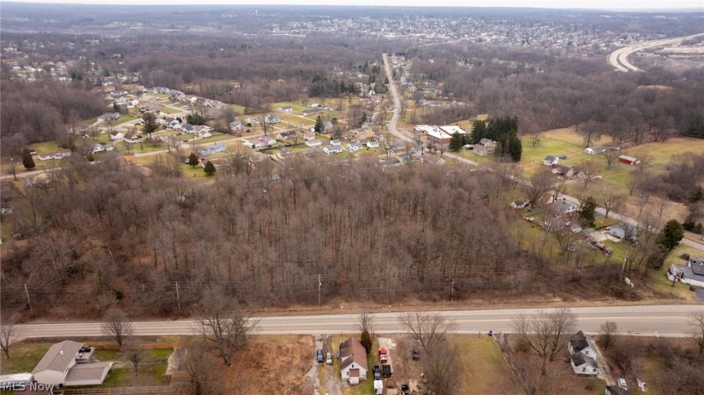 000 Salt Springs Road, Girard, OH