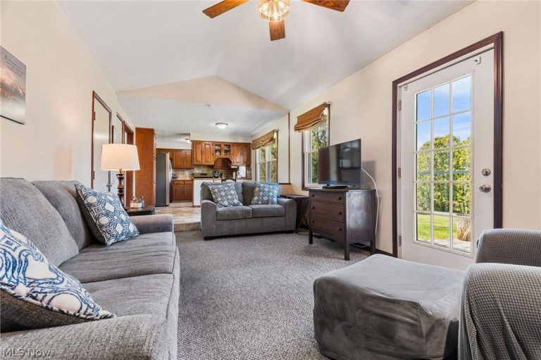 5511 Bonham Avenue, Canal Fulton, OH - Photo 6