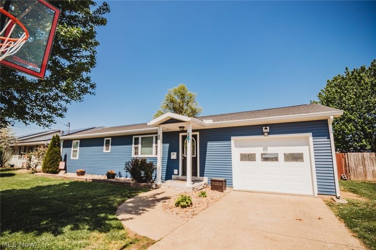 1586 Gene Street, Belpre, OH - Photo 2