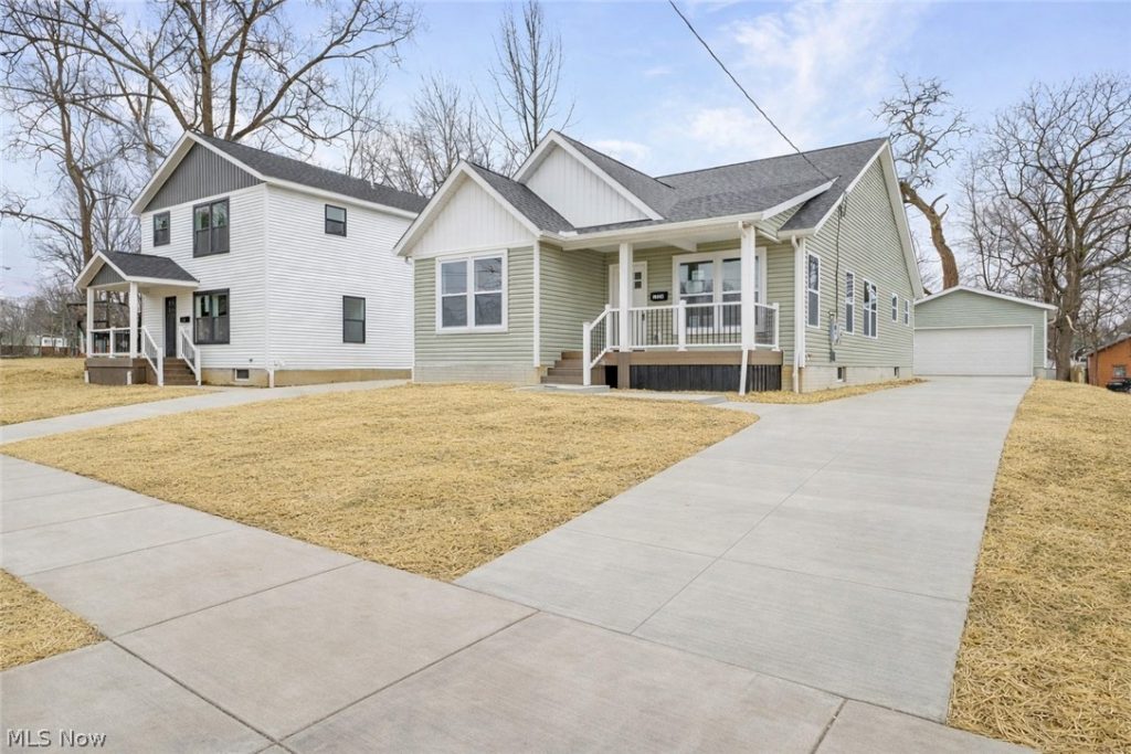 1328 Hazelwood, Akron, OH