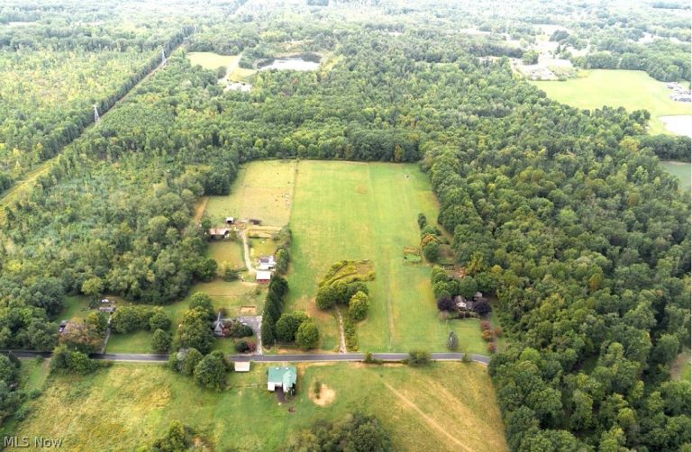 1400 Hubbard Thomas Road, Brookfield, OH - Photo 3