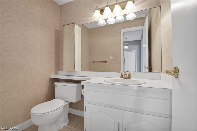 12900 Lake Avenue #PH 8, Lakewood, OH - Photo 3