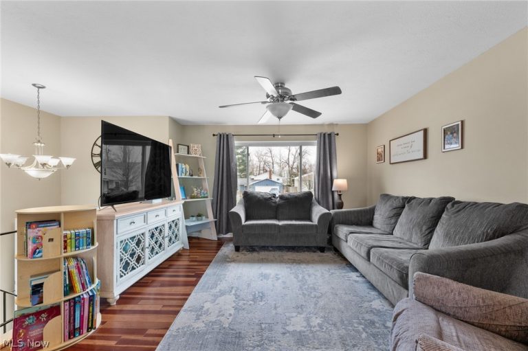 407 Ridgewood Drive, Eastlake, OH - Photo 4