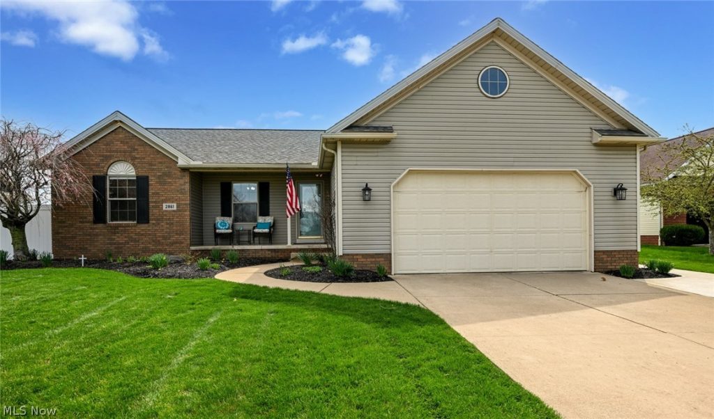 2861 Lauren Circle, Massillon, OH