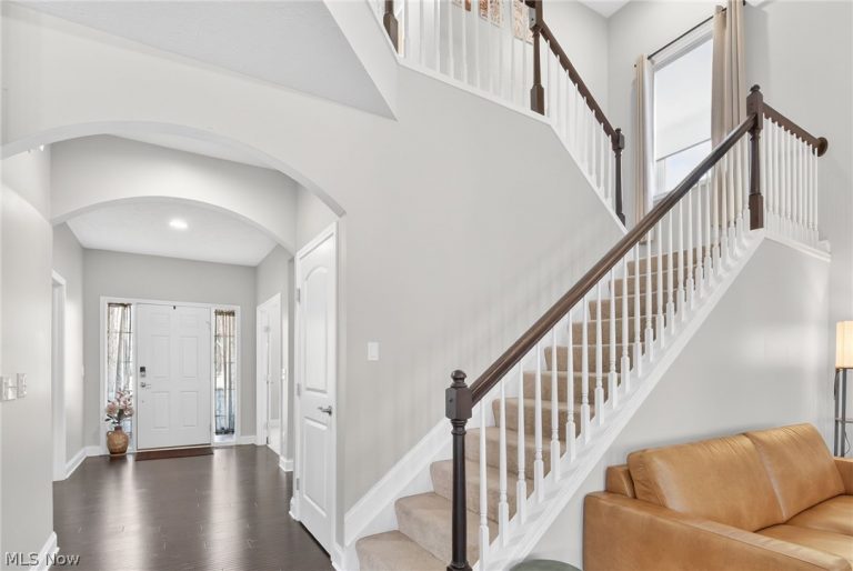18079 Clare Court, Strongsville, OH - Photo 6