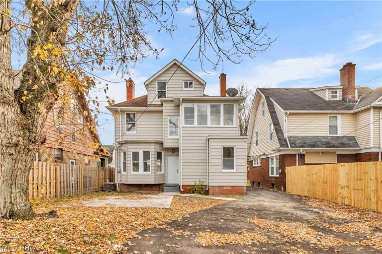 3299 Yorkshire Road, Cleveland Heights, OH - Photo 4