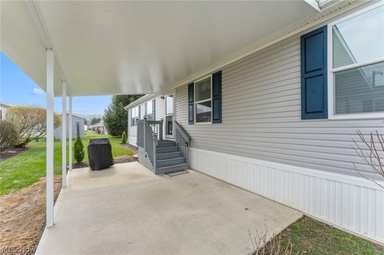 1598 Bogie Lane, Painesville Twp, OH - Photo 3