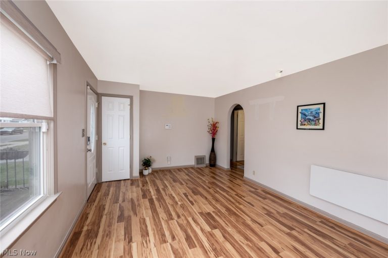 942 Archwood Avenue, Akron, OH - Photo 8