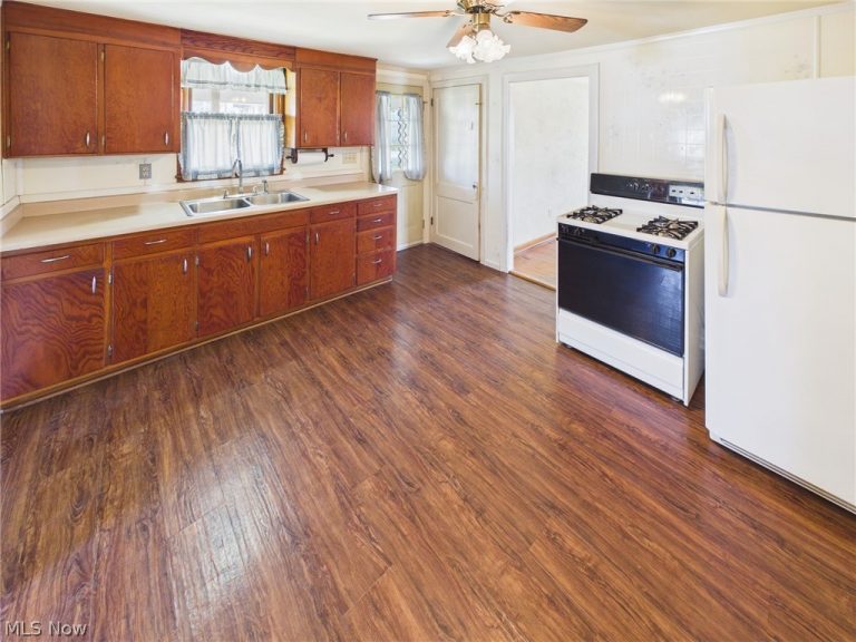 834 Lake Washington Road, Washington, WV - Photo 5