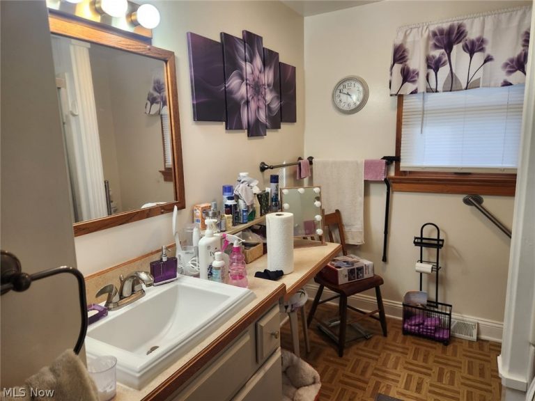 6070 Highton Street, Navarre, OH - Photo 2