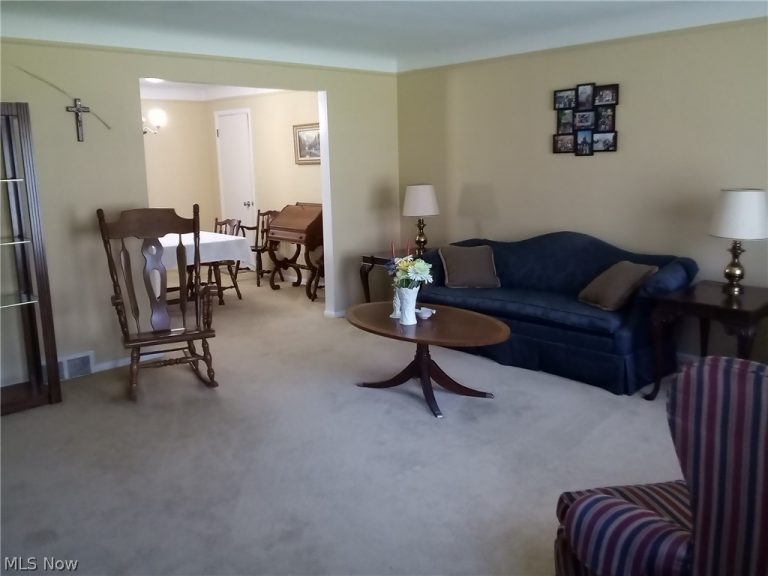 421 Harris Road, Richmond Heights, OH - Photo 2