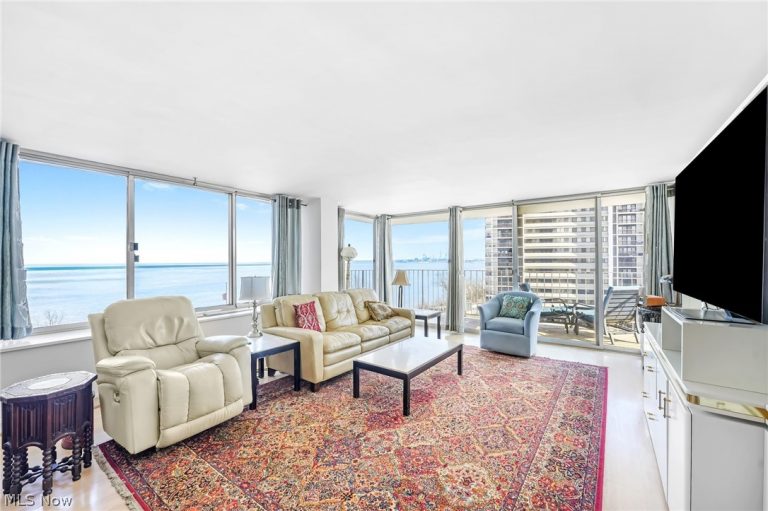 12700 Lake Avenue #1107, Lakewood, OH - Photo 2