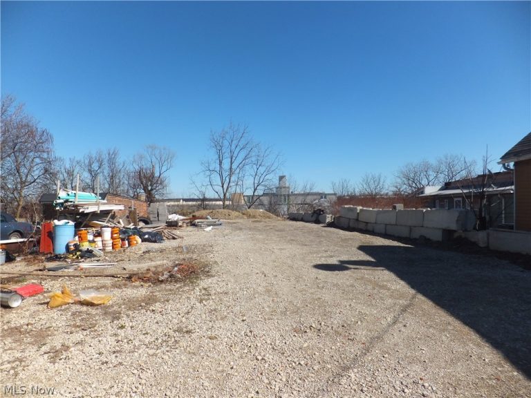 3747 13th Street, Cleveland, OH, 44109