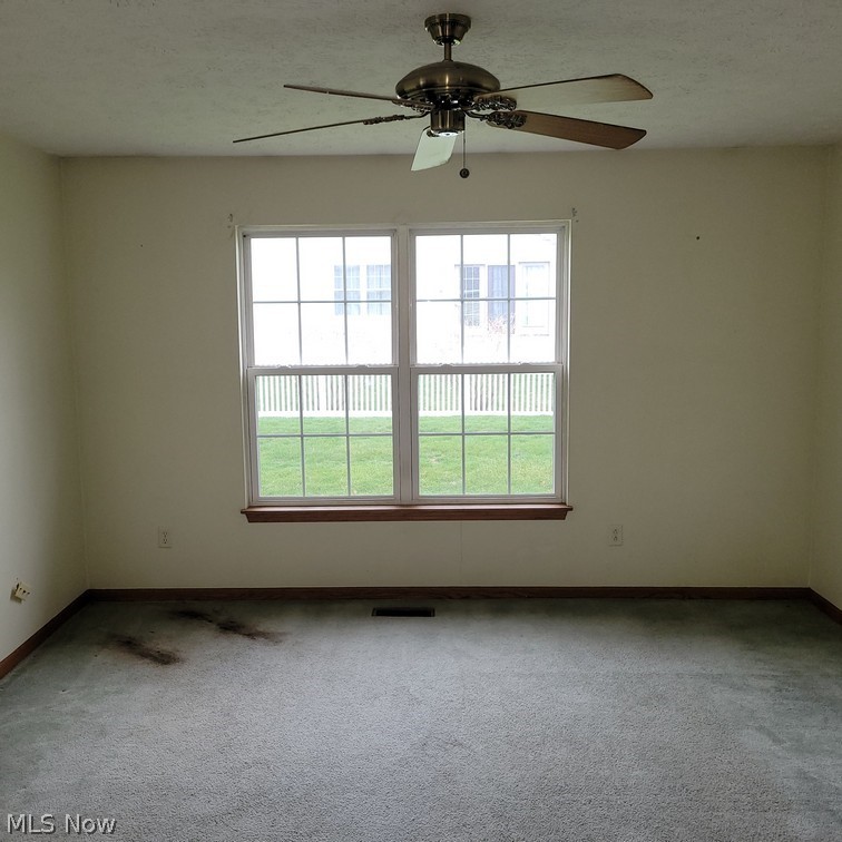 302 Glen, Elyria, OH - Photo 3