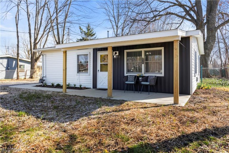 12361 Avalon Drive, Grafton, OH - Photo 2
