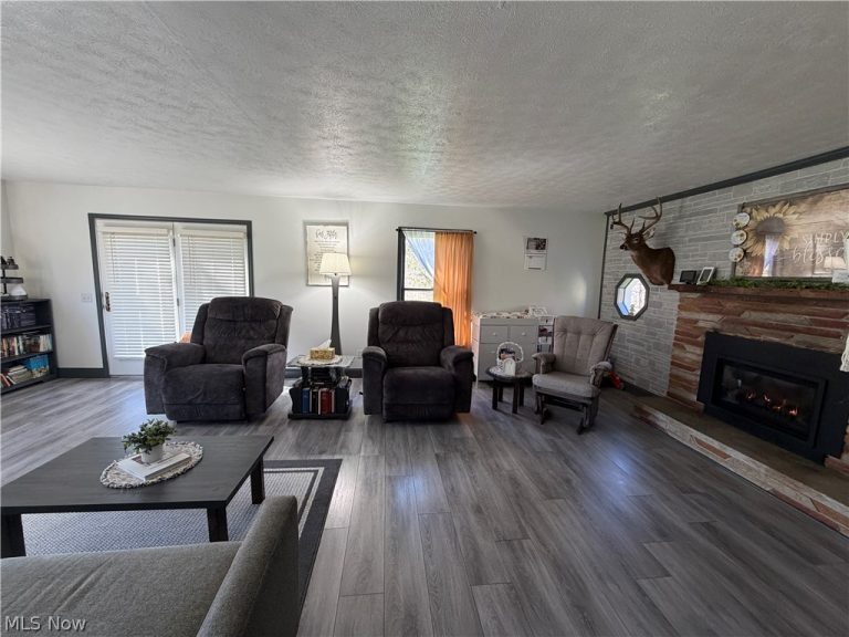 15131 Tavern Road, Burton, OH - Photo 2