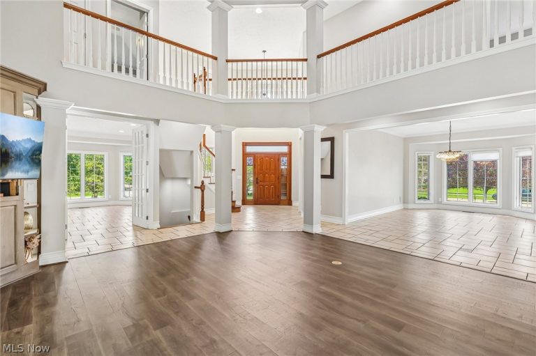 1400 Cobblestone Way, Westlake, OH - Photo 3