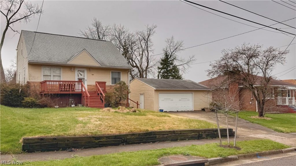 864 Lindsay Avenue, Akron, OH