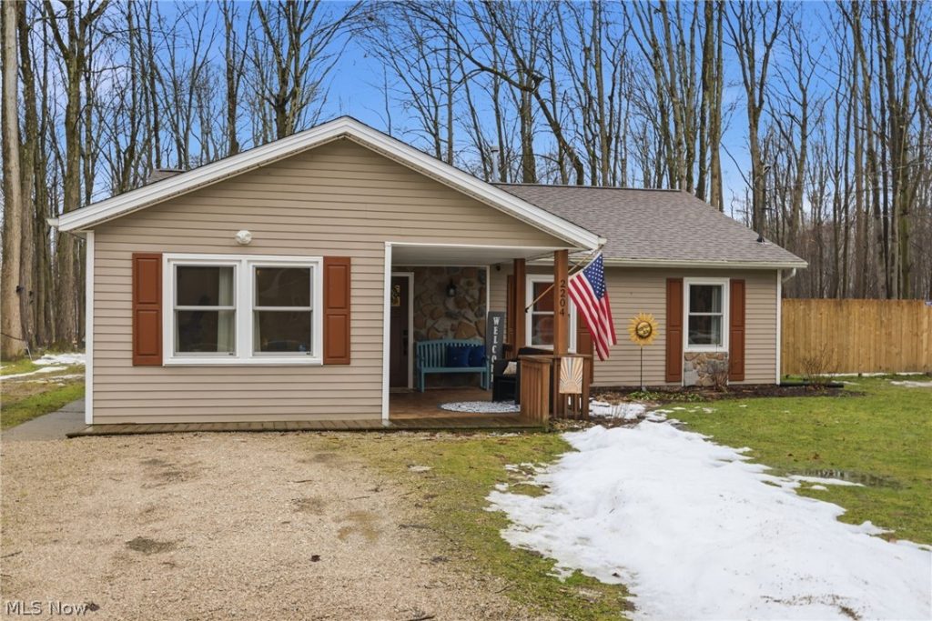2204 Deer Run, Rock Creek, OH