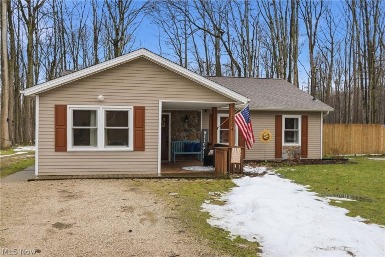 2204 Deer Run, Rock Creek, OH, 44084