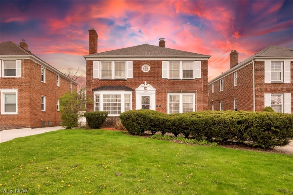 13570 Cedar Road, University Heights, OH