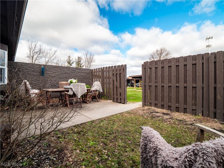 53 Greenfield Court, Berea, OH - Photo 8