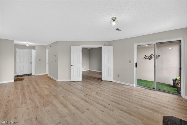240 Fox Hollow Drive #408, Mayfield Heights, OH - Photo 5