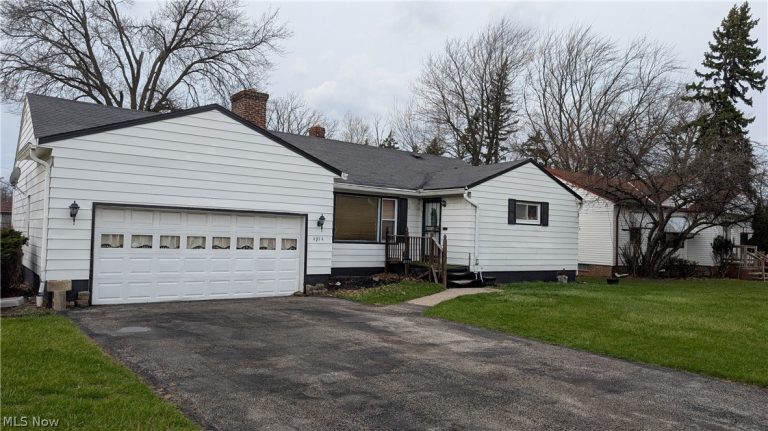 4914 Green Road, Warrensville Heights, OH, 44128