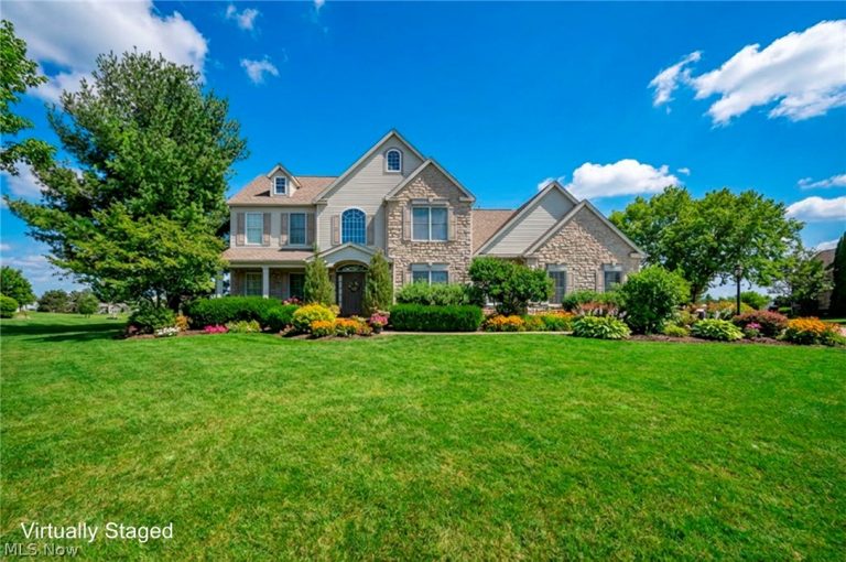 6245 Highland Green Drive, Medina, OH - Photo 2