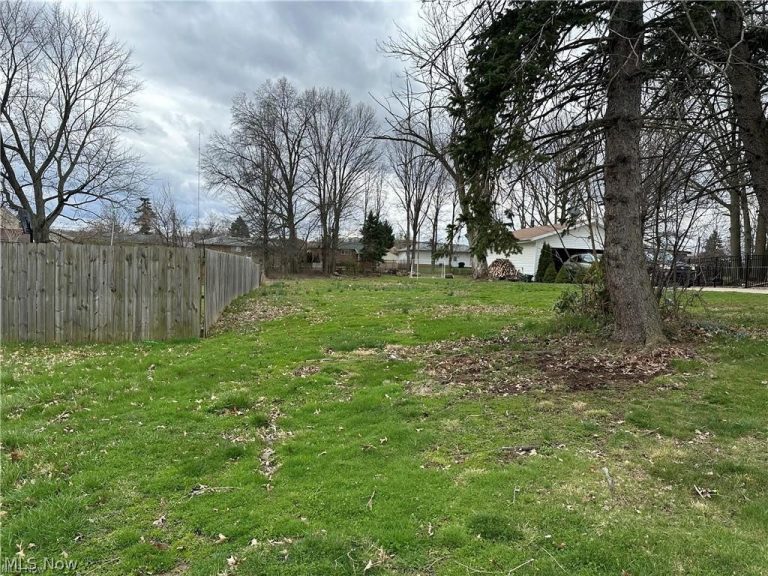 VL Grantwood Drive, Parma, OH - Photo 3