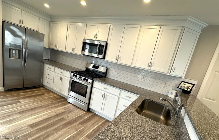 4433 Fenwick Avenue, Cleveland, OH - Photo 4