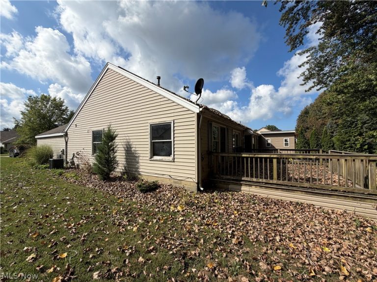 556 Greenside Drive, Painesville Twp, OH - Photo 6