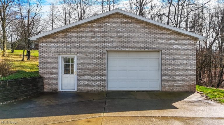 81 James Road, Fleming, OH - Photo 5