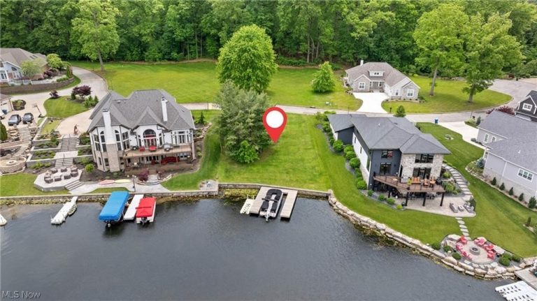 Bayview Terrace, Akron, OH - Photo 6