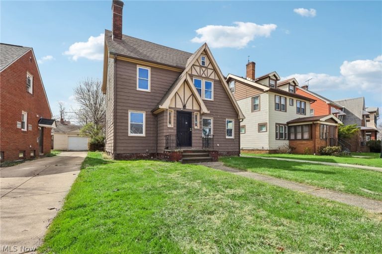 18310 La Salle Avenue, Cleveland, OH - Photo 3