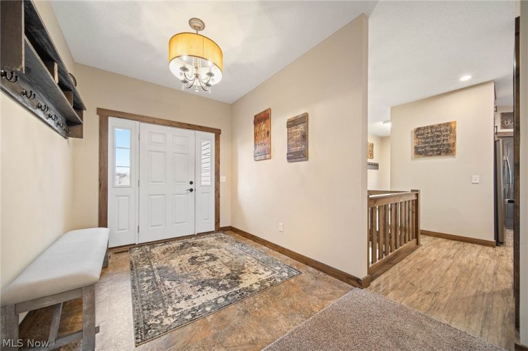 31 Shannon Drive, Apple Creek, OH - Photo 2