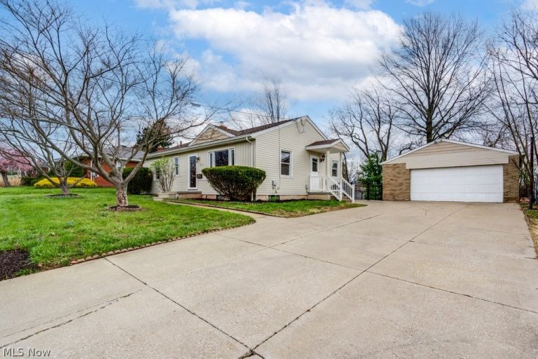 545 Hillman Road, Akron, OH - Photo 2