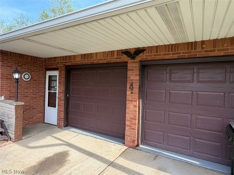 239 Fairview Street, Louisville, OH - Photo 4