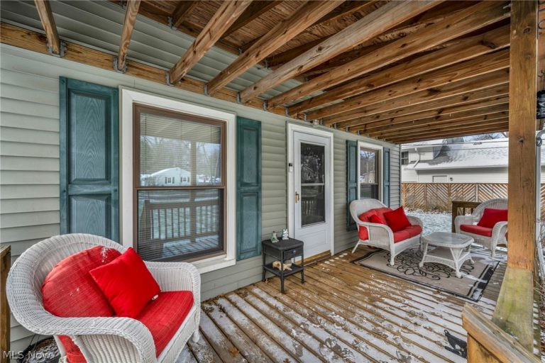 27711 Southern Avenue, North Olmsted, OH - Photo 3