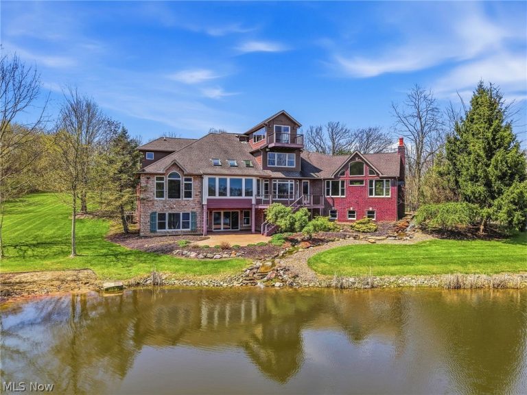 1803 Whisper Bluff Trail, Hinckley, OH - Photo 2
