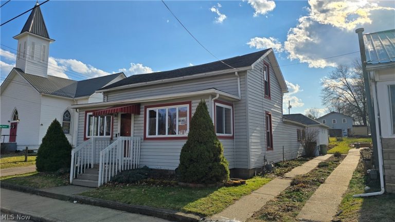 410 Mulberry Street, Elizabeth, WV - Photo 3