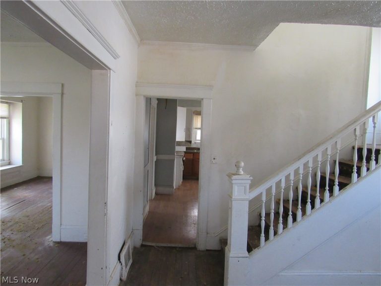 9618 Raymond Avenue, Cleveland, OH - Photo 3