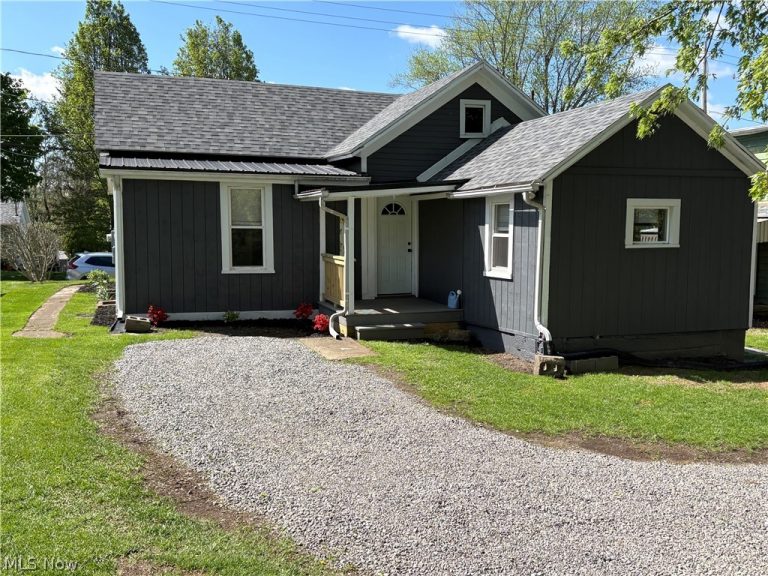 770 Martin Street, East Palestine, OH - Photo 2