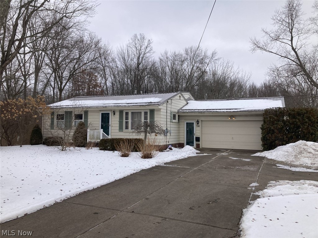 746 Ohio Avenue, Sebring, OH