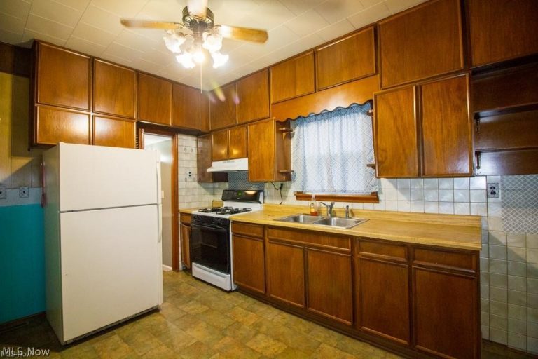 414 Ohio Street, Tiltonsville, OH - Photo 6