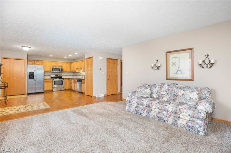 8746 Northstar Circle, Seville, OH - Photo 5