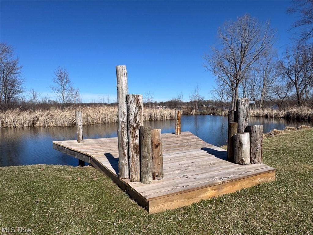Lakeside Drive, Lakemore, OH