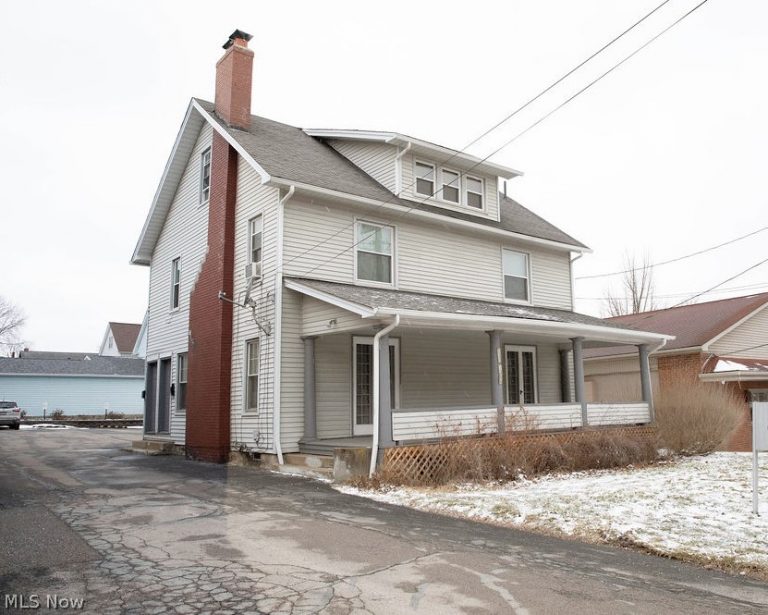 131 Poland Avenue, Struthers, OH - Photo 2